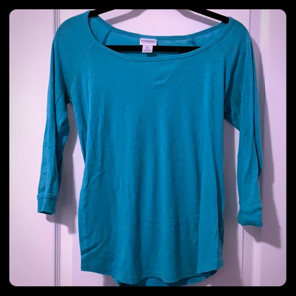 Maternity 3/4 sleeve top.